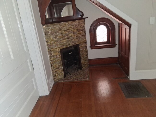 Photo - 415 Belgravia Ct Unit 1