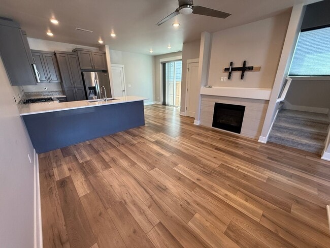 Photo - Petrosa!  3 Bdrm, 2.5 Bath 1450 sq ft Townhouse (end unit), All Appliances, Air Conditioning, DOG...