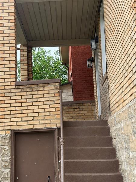209 Clay St