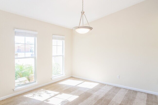 Photo - 4143 Sherman Hills Pkwy W