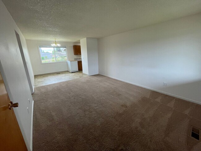 Photo - Great Pet Friendly Two Bedroom Duplex in Lebanon!