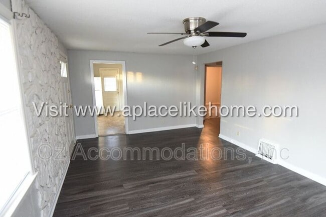 Building Photo - 1501 N 22nd St Rental