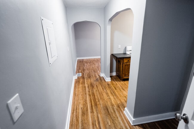 Photo - 205 Bridge St