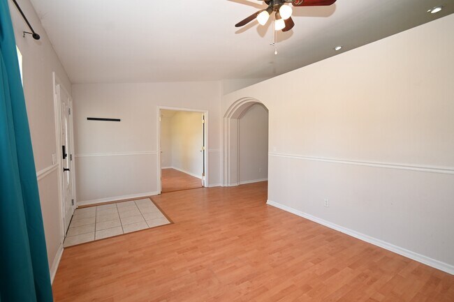 Photo - 136 SE 19th Ln