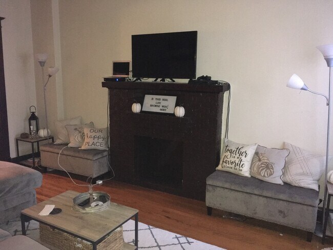 Photo - 1959 W Farragut Ave Unit 1R