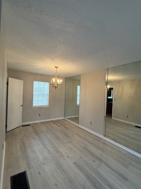 Photo - 526 Gaiety Ln