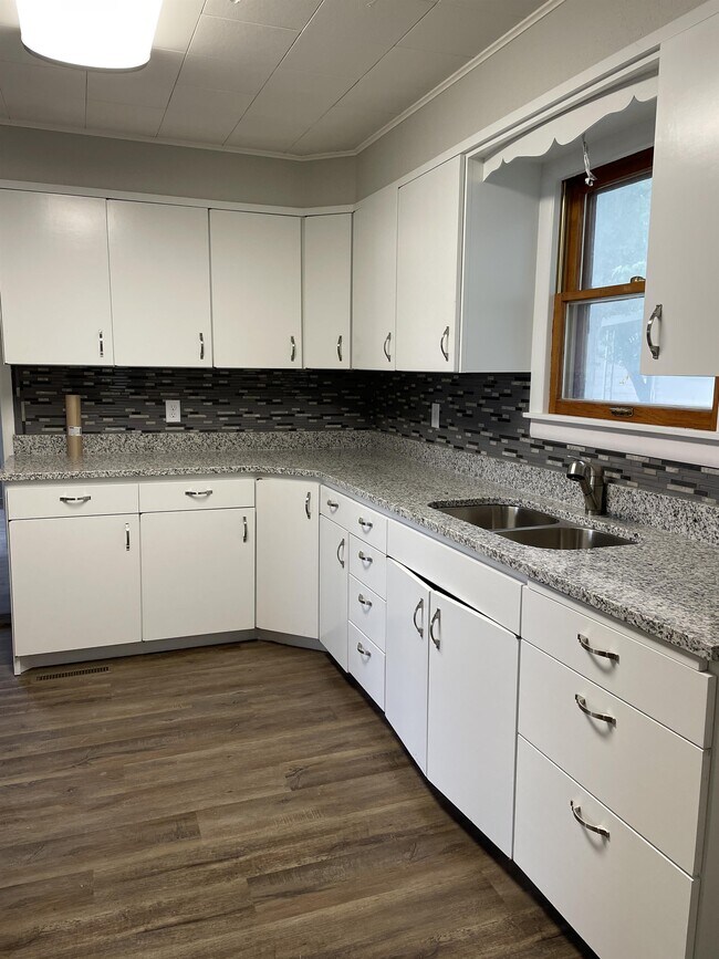 Photo - 103 C St