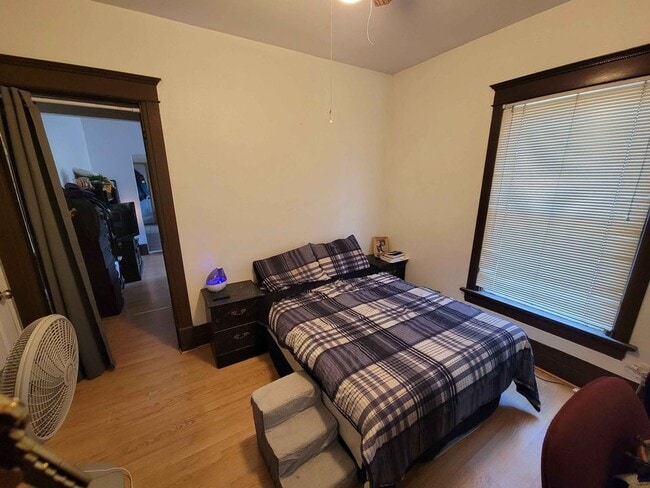 Photo - 2303 Olive St Unit 4