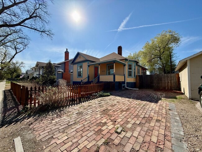 Photo - 909 Ouray Ave