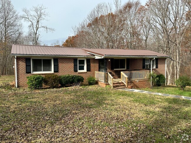 Building Photo - 5-Bedroom Home in Meherrin in Private Sett...