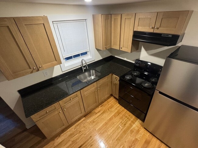 Building Photo - 111 Main St Unit 1