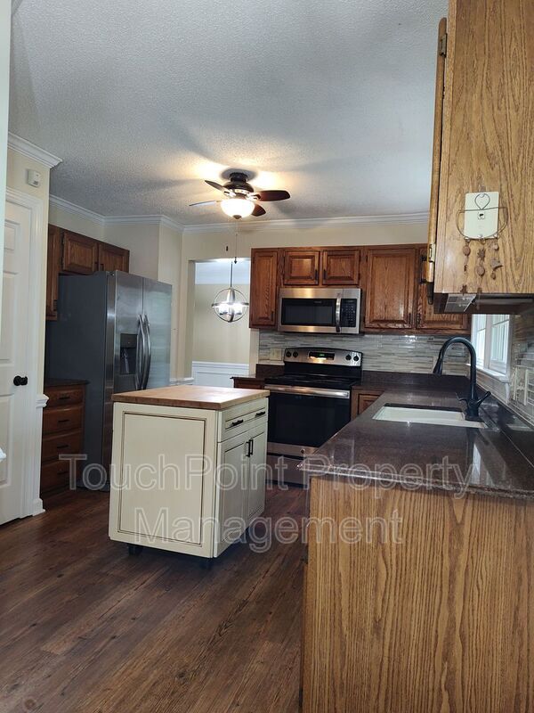 Photo - 7235 Kinsmore Ln