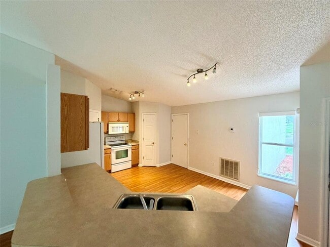 Photo - 602 Sun Bluff Ln