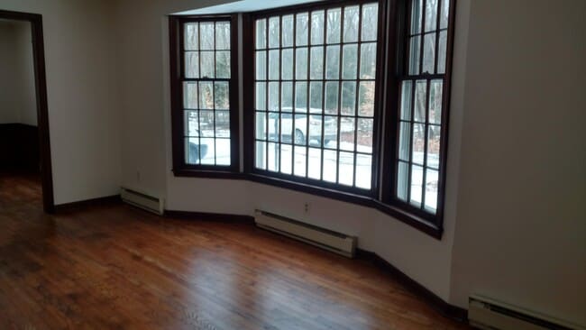 Photo - 631 Litchfield Tpke