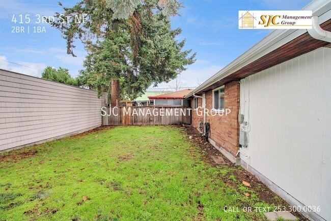 Photo - 415 3rd St NE