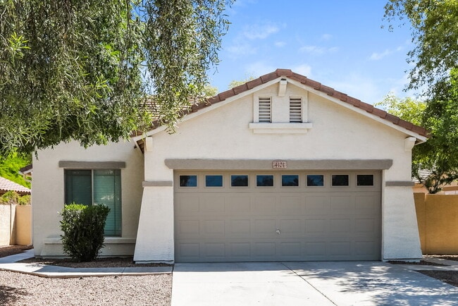Building Photo - 4101 S Vineyard Ave