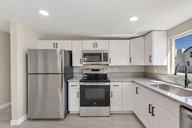 Building Photo - 1331 W Speedway Blvd Rental