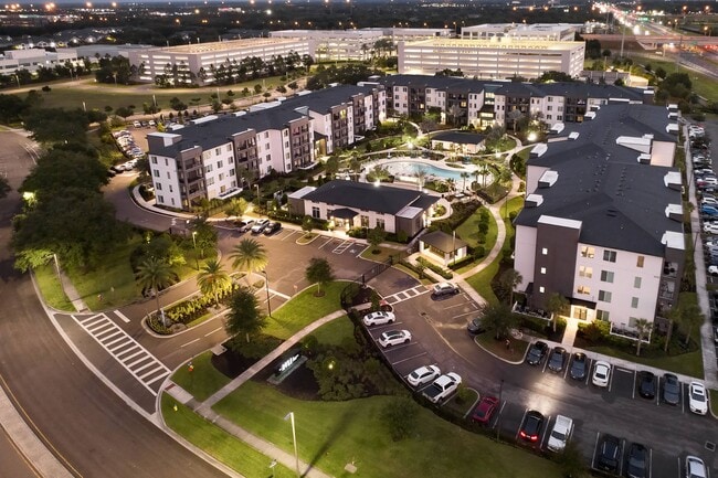 AVLI AT CROSSTOWN CENTER APARTMENTS