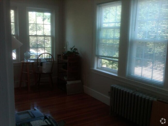 Building Photo - 36 Middlesex Rd Unit 2 Rental