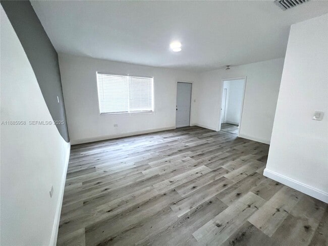 Building Photo - 140 NW 124th St