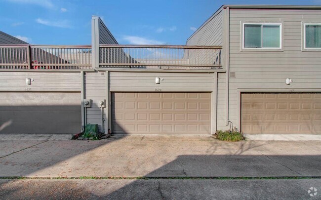 Building Photo - 1620 Prairie Mark Ln Unit 98 Rental