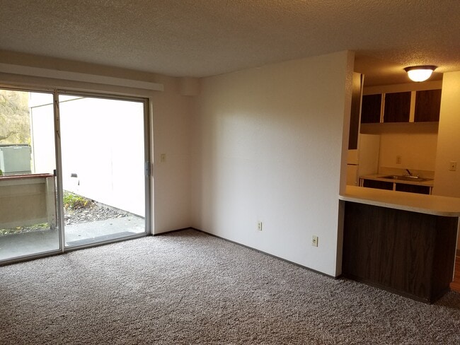 Hidden Lake Apartments