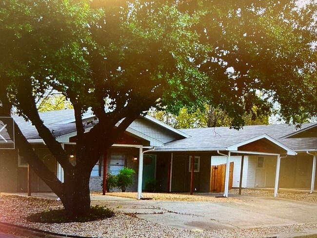 Building Photo - LIVINGSTON2701-03 Unit 2701