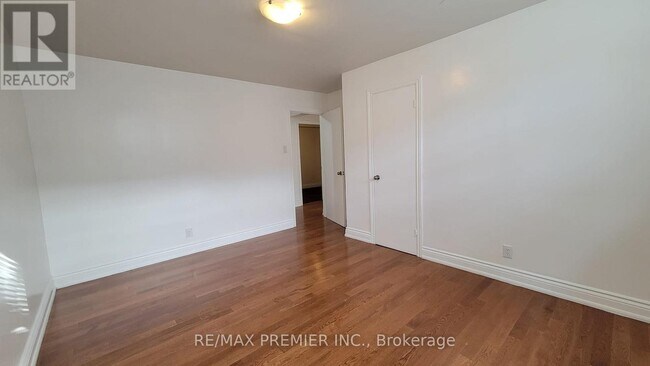 Photo - 92 Trethewey Dr Unit 2