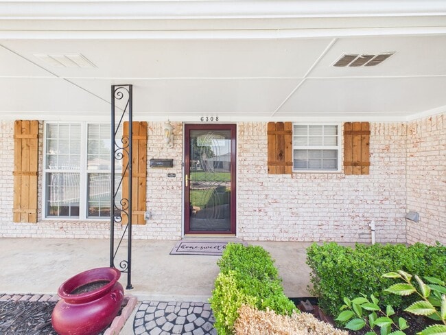 Photo - 6308 NW Taylor Ave