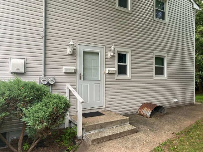 Building Photo - 123 Highland Ave Rental