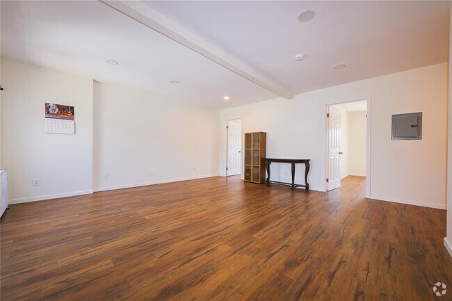 Building Photo - 79 Railroad Ave Unit Apt2