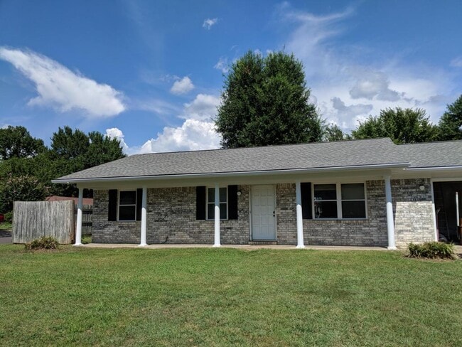 Cute Home on a Corner Lot!!! - Cute Home on a Corner Lot!!!