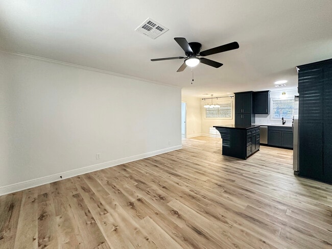Photo - 180 Ada St