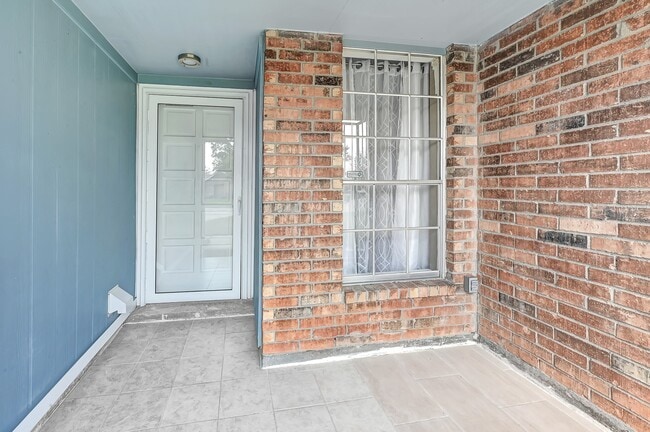 Photo - 12223 Woodcliff Dr