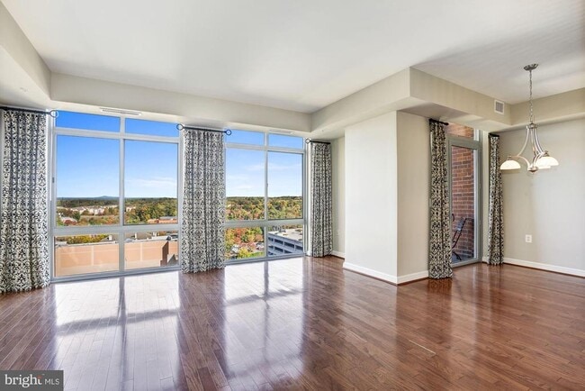 Photo - 11990 Market St Unidad 1106