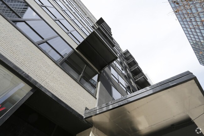 Photo - Metropolitan Place