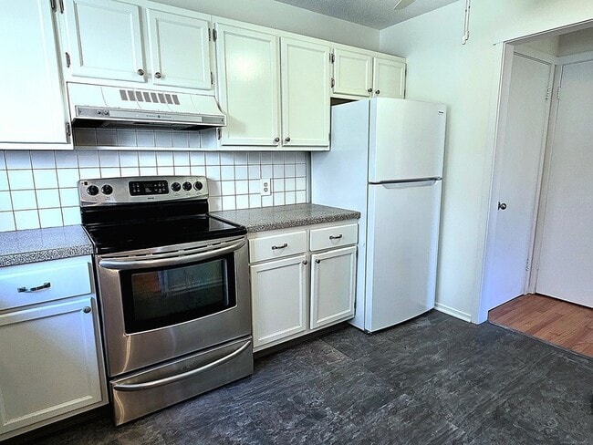 Photo - 563 Heritage Vlg