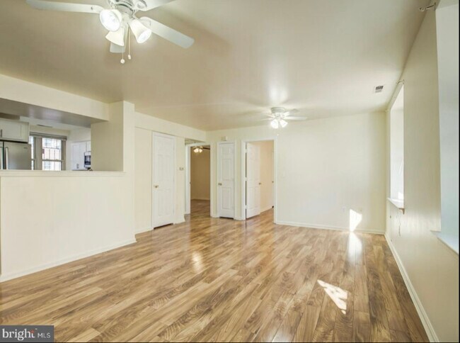 Photo - 345 Oakdale Pl NW