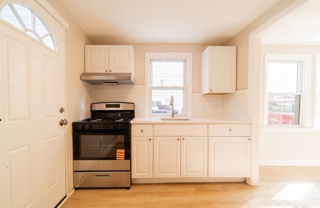 115 N Delancy Pl