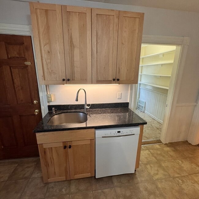 238 Water St Unit 2