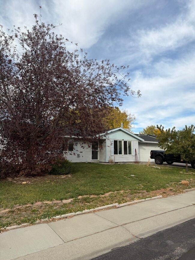 Building Photo - 1578 Onyx Dr