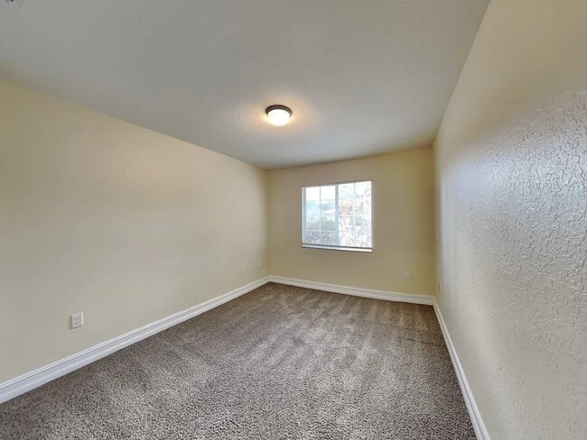 Photo - 6314 Plunkett St