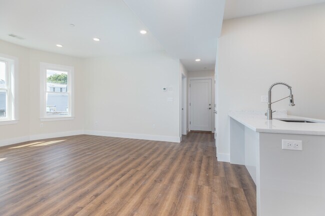 Photo - 843 Columbia Rd Unit 2