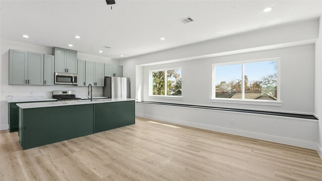 Photo - 1313 Knight St