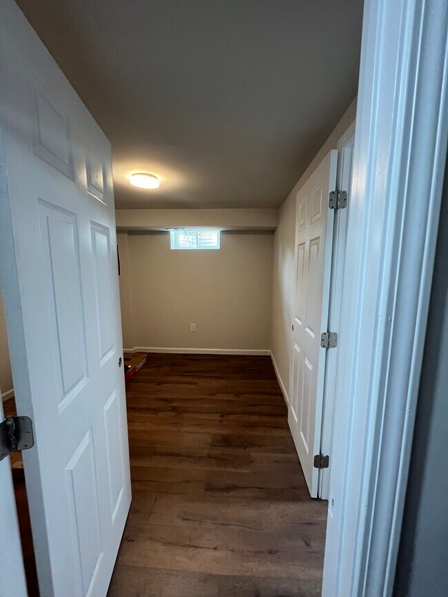 Photo - 688 Nicholson St NE