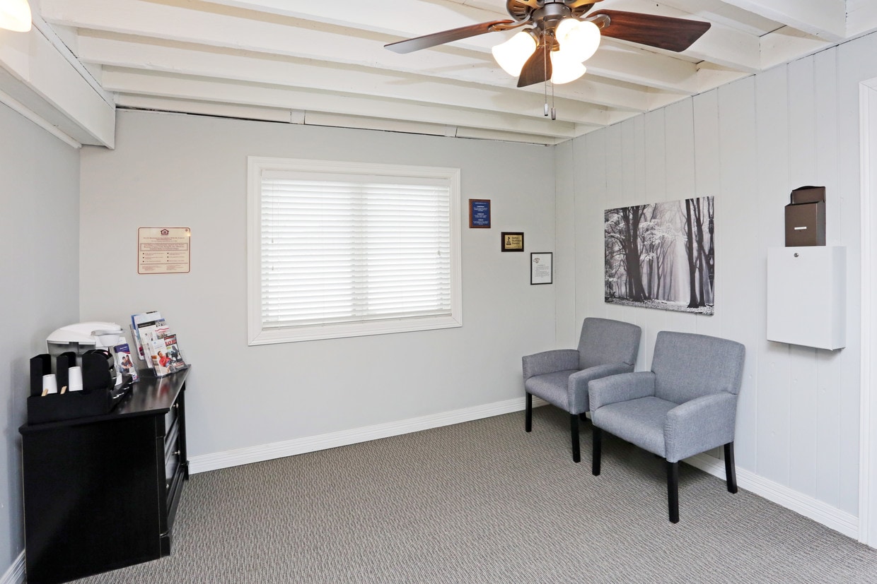 Photo - Cedar Heights Apartments