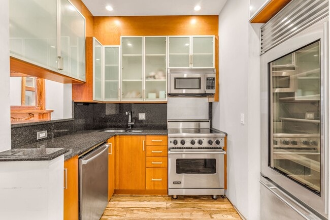 Photo - 50 W 91st St