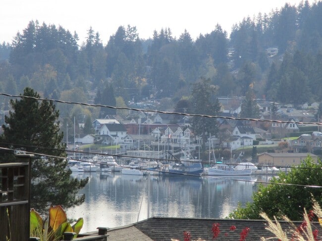 Charming 2 Bedroom Rambler with Harbor Vie... - Charming 2 Bedroom Rambler with Harbor Vie... House