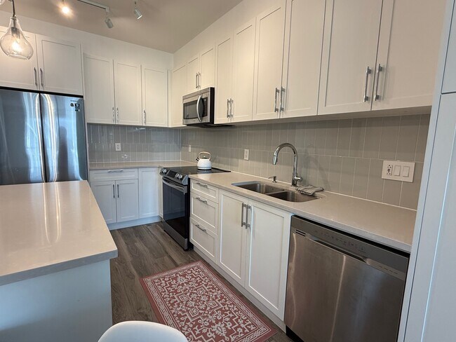 Photo - 20356 72B Ave Unité 314 Available NOW