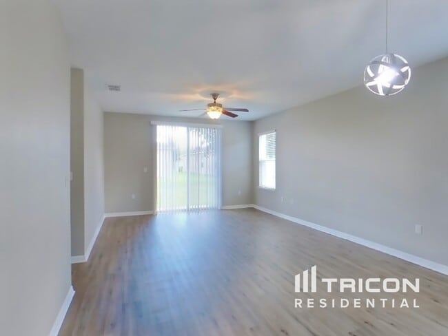 Photo - 1617 Tamarind Rd